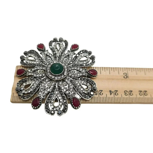 Clear Rhinestones Red Green Stone Flower Openwork Brooch Pin Vintage - Picture 4 of 4